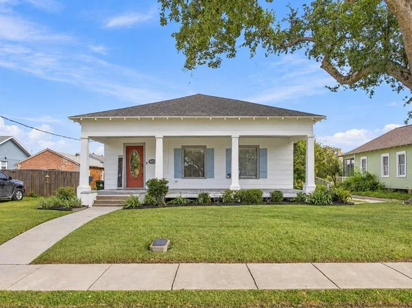 607 Iris St, Lake Charles, LA 70601
