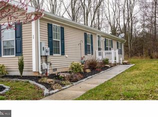 46 Random Rd, Douglassville, PA 19518
