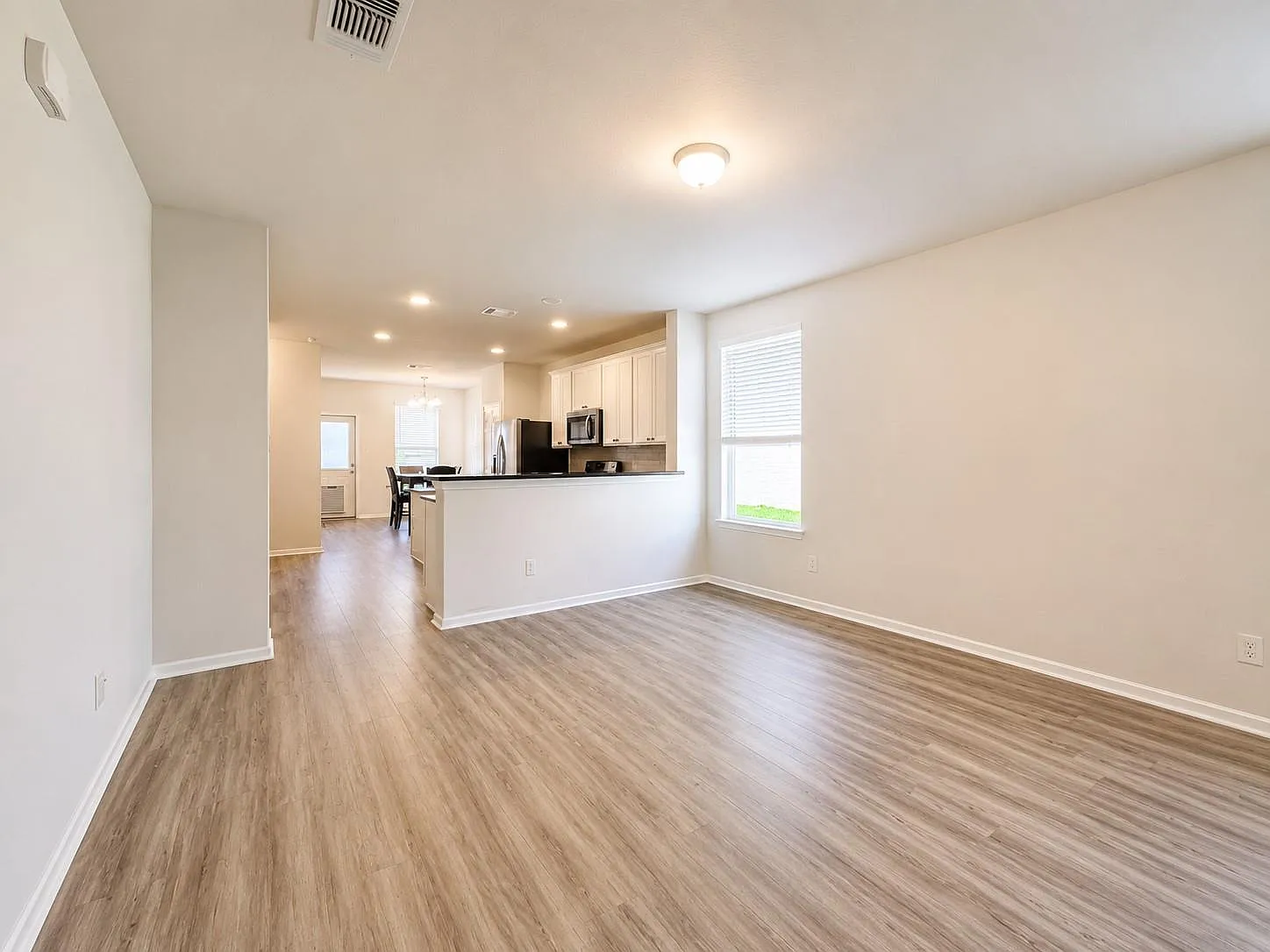 3 bed, 2.0 bath, 1510 sqft, $2,150 — Photo 3