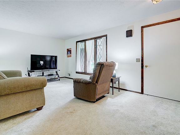 5th image of 72 Burlwood Dr