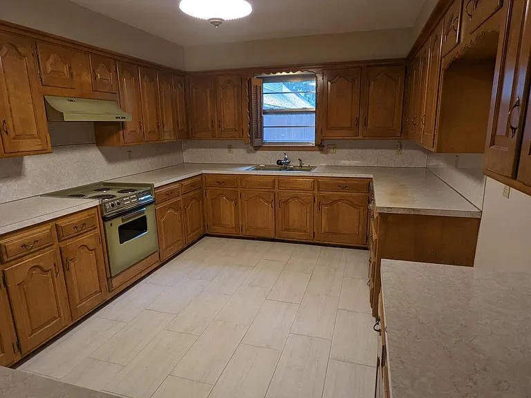 2657 Chateau Dr — Photo 12