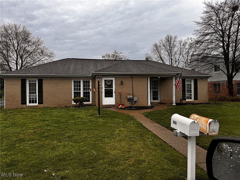 2nd image of 2921-2923 Arboretum Cir NW