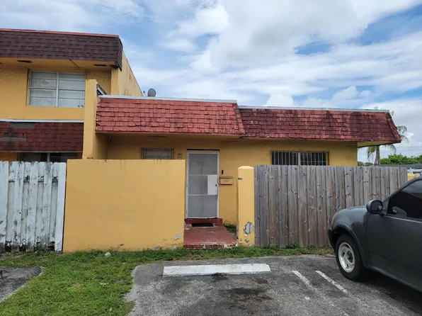 606 NW 179th Street, Miami Gardens, FL 33169