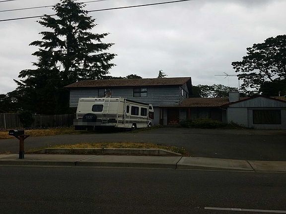 4th image of 8501 Bridgeport Way SW