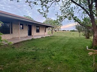 11402 Richland Rd, Coupland, TX 78615