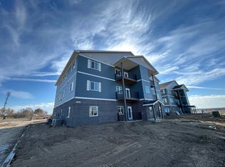 3612 Palms Dr #12, Muscatine, IA 52761