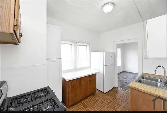 2 bed, $800 — Photo 2