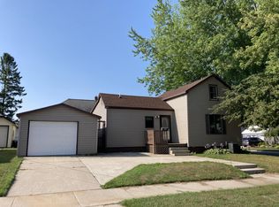 919 20th St, Two Rivers, WI 54241