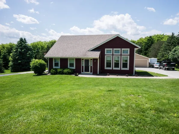 W250N8881 Hillside ROAD, Lisbon, WI 53089
