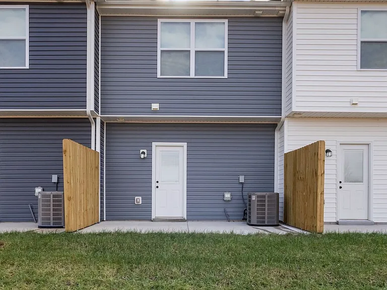 325 Front Ridge Cir — Photo 40