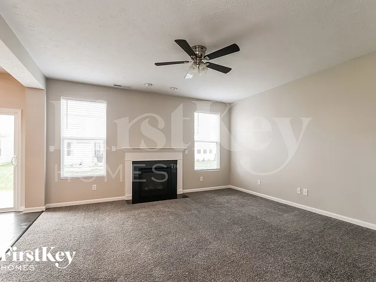5770 Pebblebrooke Rd — Photo 3