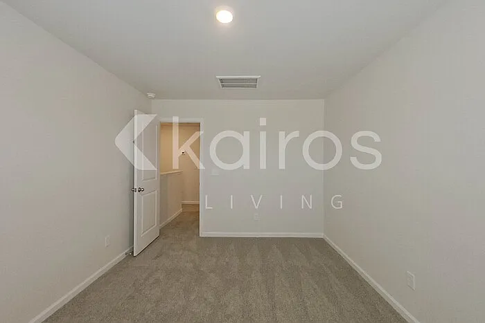 2137 Banyon Cir — Photo 10