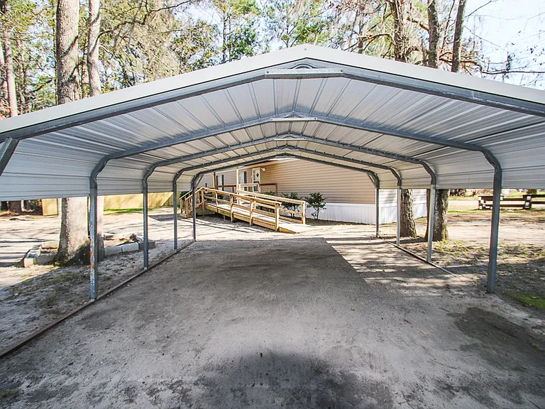 351 Oak Dr — Photo 2