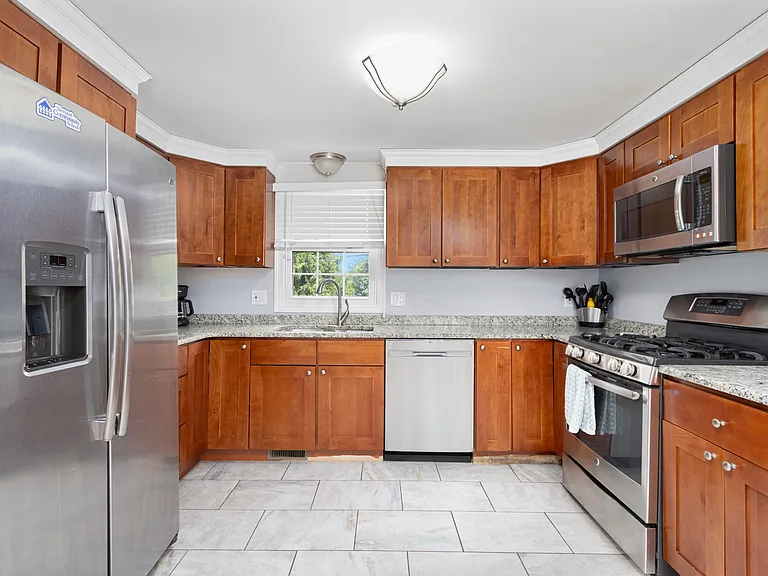 4 Maloney Ln — Photo 5