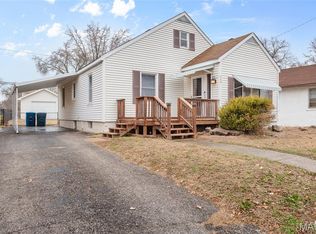 340 10th St, Wood River, IL