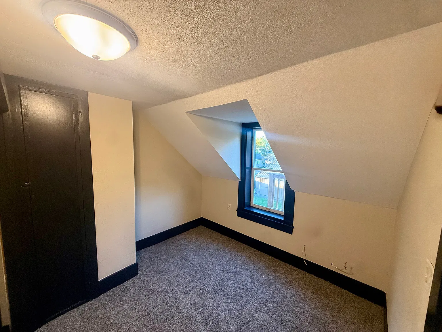 1 bed, $900 — Photo 2