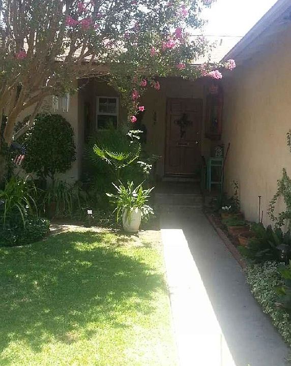 1st image of 1054 Sandsprings Dr