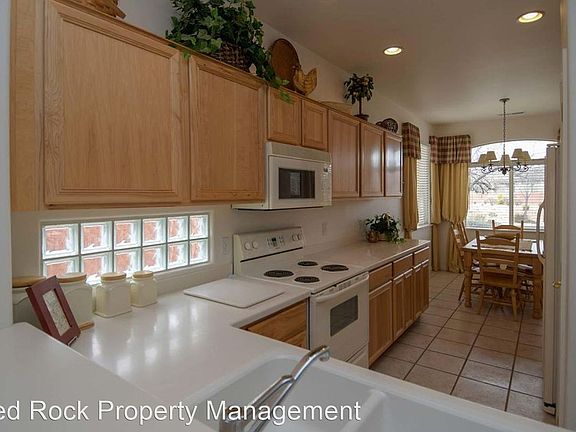 3rd image of 3676 E Canyon Crest Ave