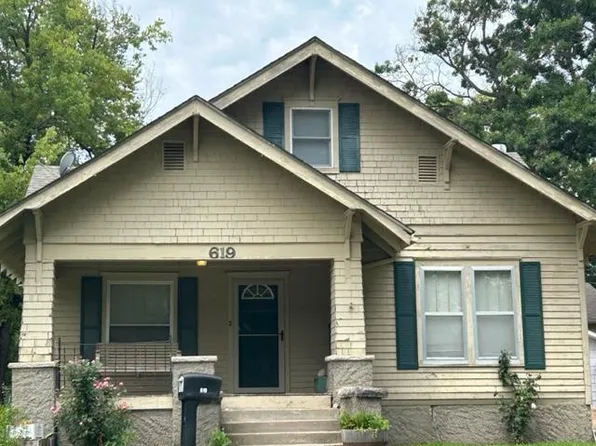 619 S 15th St, Parsons, KS 67357