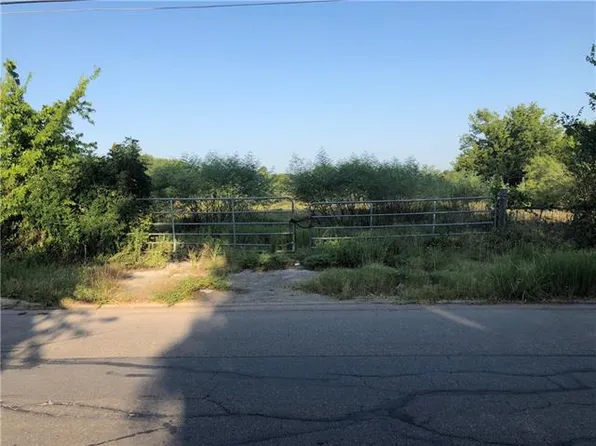 2304 Main St, Bastrop, TX 78602