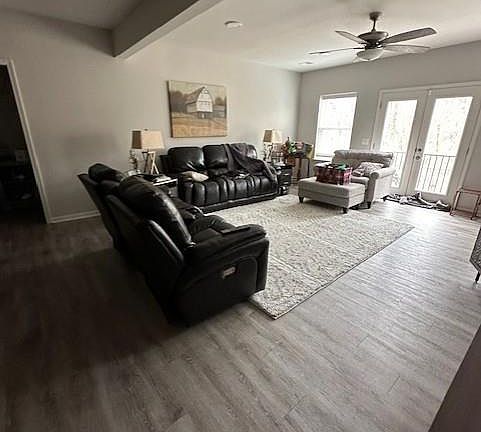 5th image of 708 Riverwood Dr