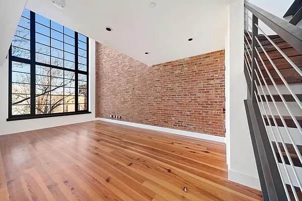 Rented by Artis Network Consulting & Real Estate Services Corp | media 15