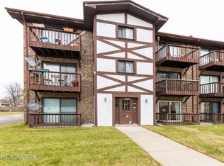11801 S Karlov Ave APT 103, Alsip, IL 60803