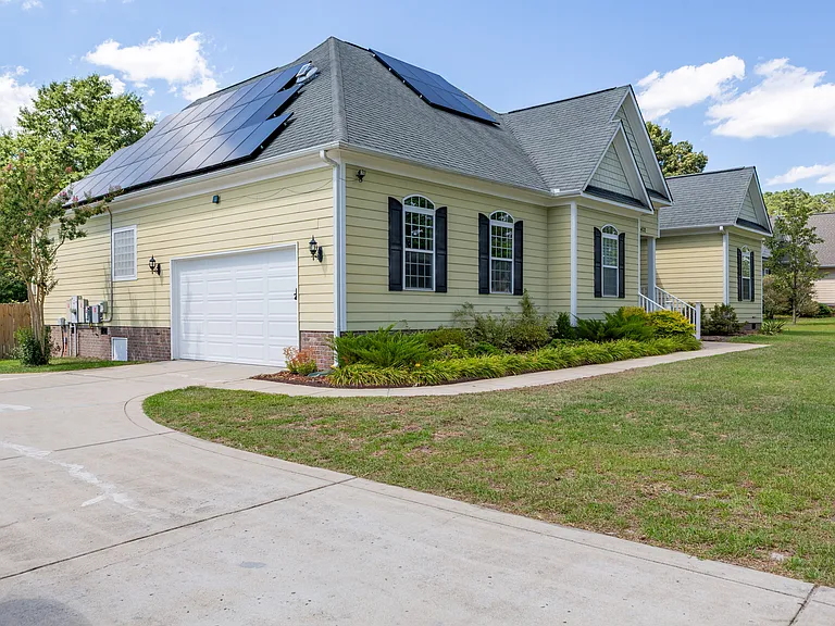 432 Booth Pond Rd — Photo 6