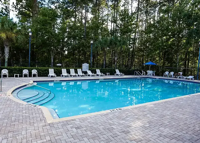 2 bed, 940 sqft, $1,300 — Photo 3