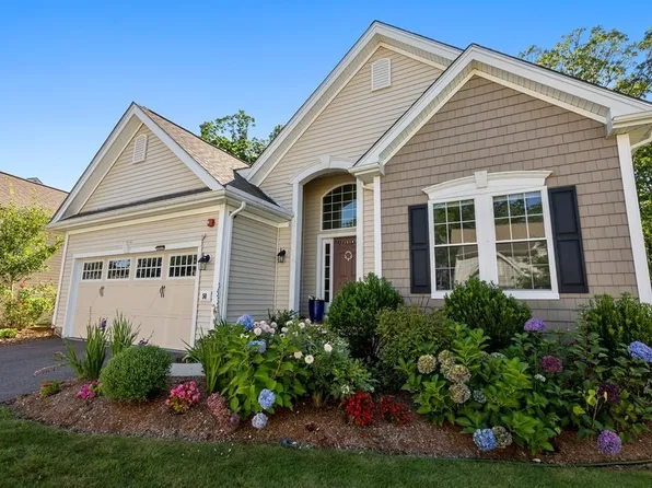 50 Primrose Cir #50, Hopkinton, MA 01748