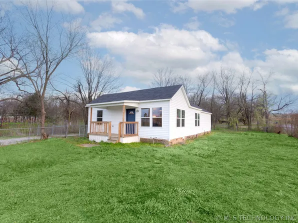 100 S 2nd St, Haileyville, OK 74546