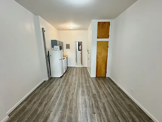 Rented by GreenVill Real Estate LLC | media 8