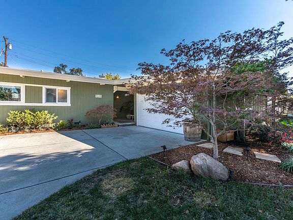 2nd image of 2068 Laurelei Ave