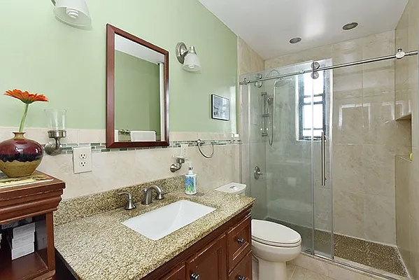 Sold by Keller Williams Realty of Greater Nassau | media 29