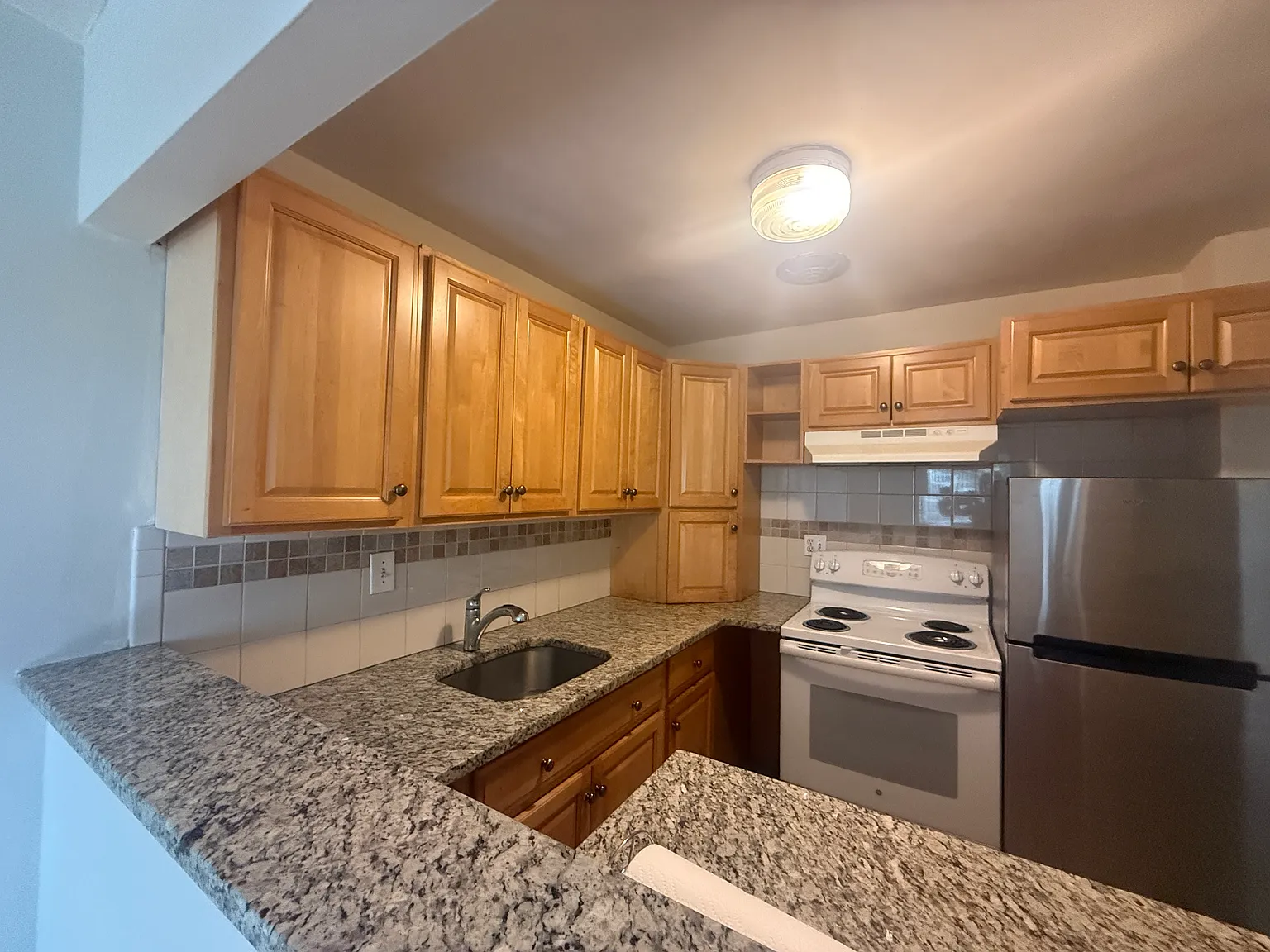 5050 Washington St — Photo 4