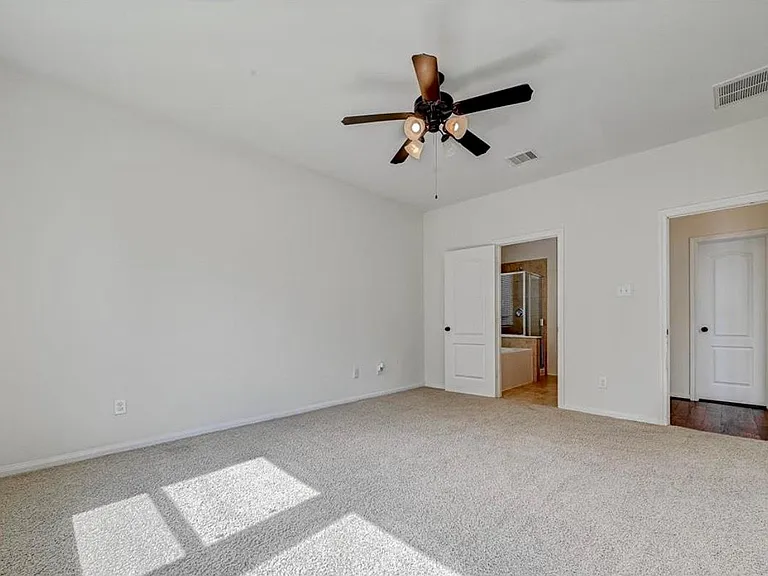 11 Sagamore Ridge Pl — Photo 27