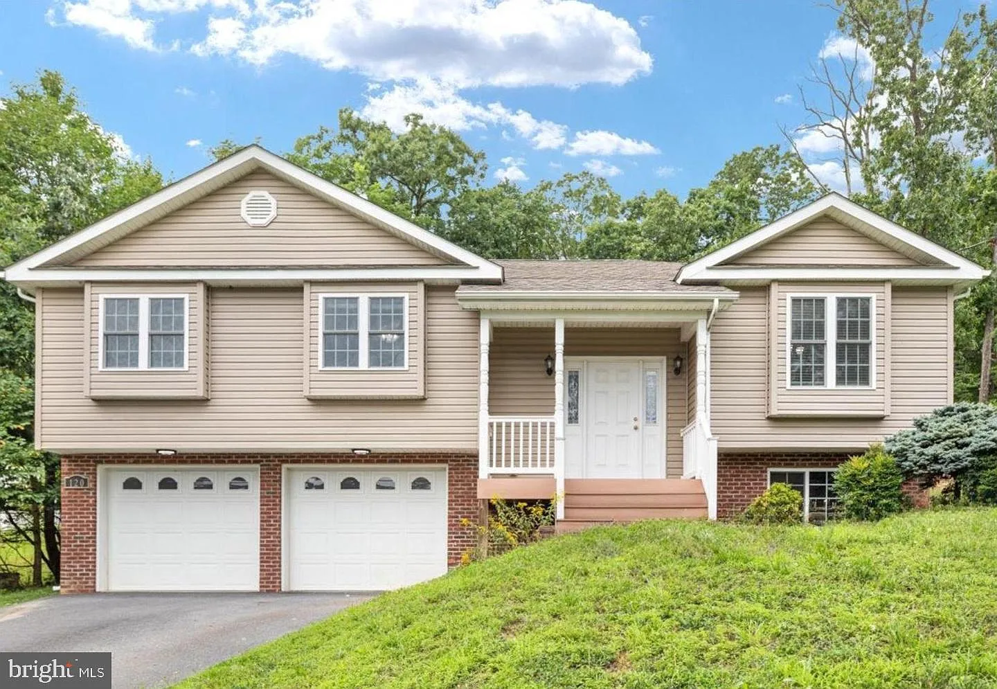3 bed, 2.0 bath, 1456 sqft, $1,995 — Photo 1