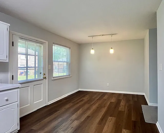 Willow Dr — Photo 10