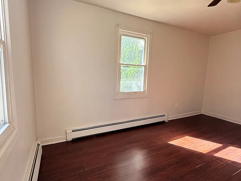 1147 Holland St #B — Photo 9