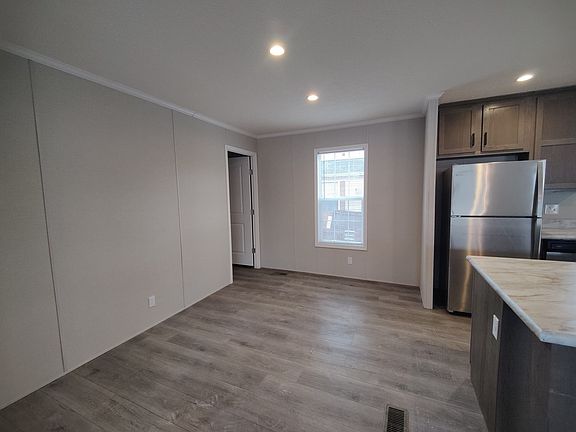 4th image of 3951 Bentwood Cir W #266