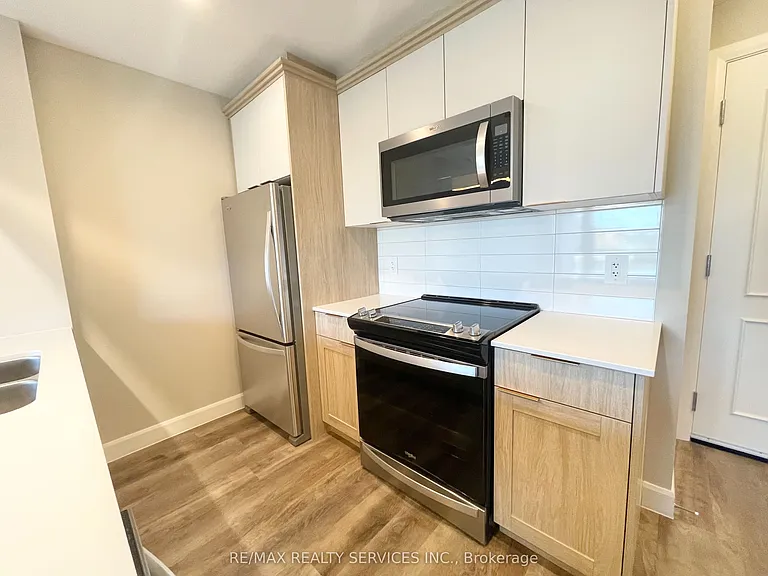 34 Norman St #213 — Photo 9