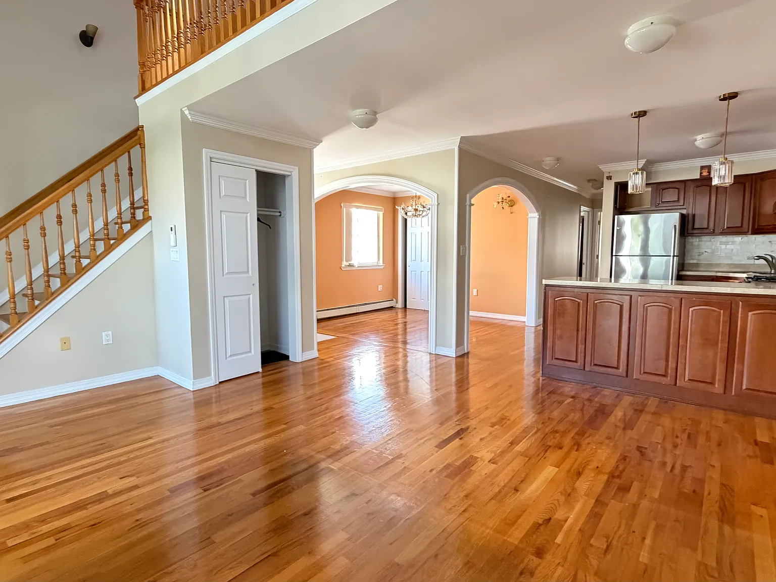 3 bed, 1366 sqft, $3,800 — Photo 3
