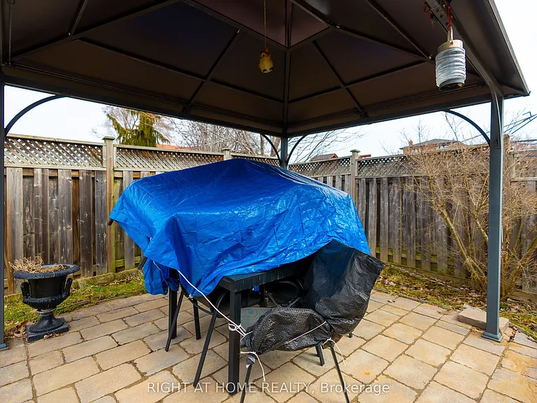 284 Maple Leaf Dr — Photo 39