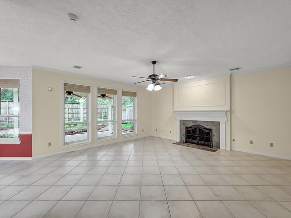 5th image of 92 S Bonneymead Cir