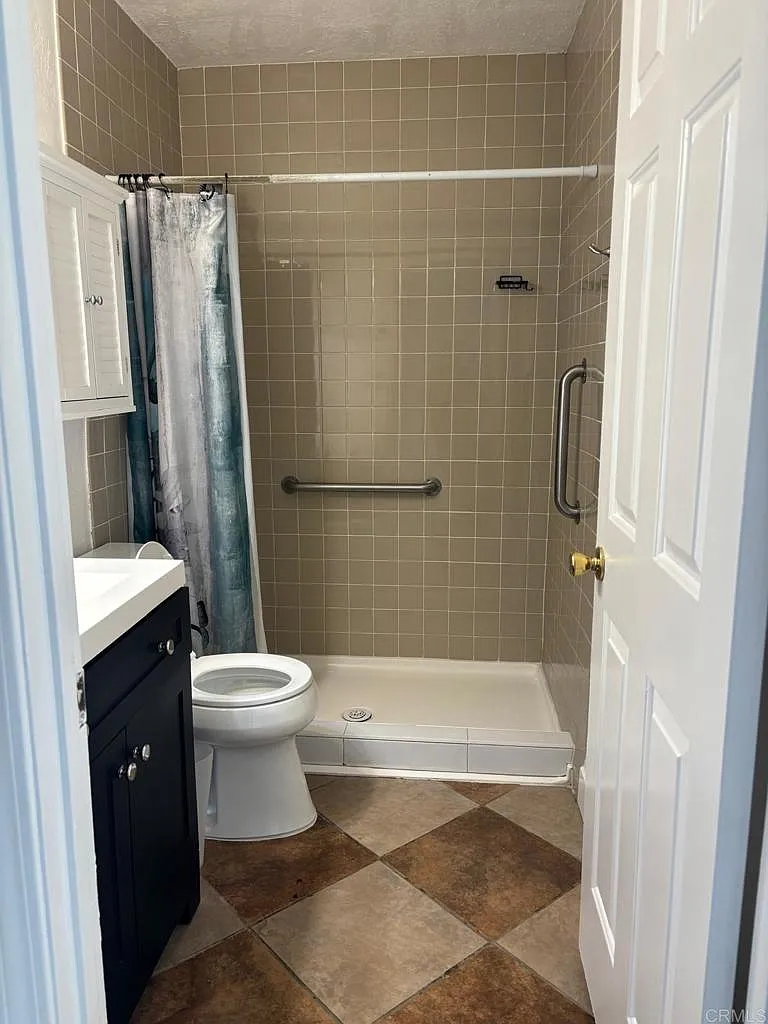 Building Photo - 735 Belvia Ln #735