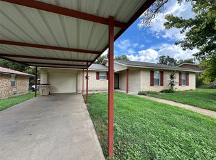 1402 Marie St N, Comanche, TX 76442