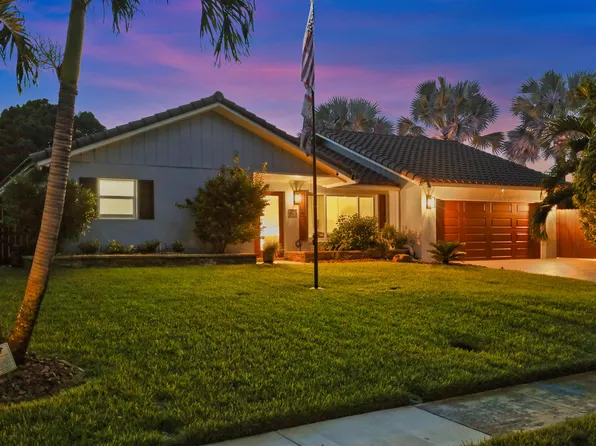 3590 Lakeview Drive, Delray Beach, FL 33445