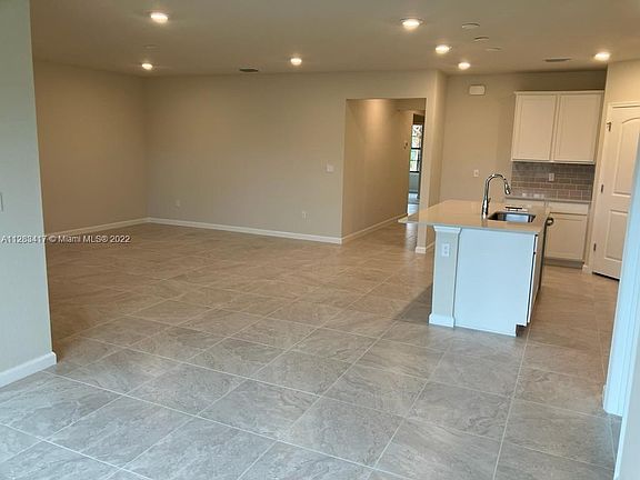 3rd image of 5288 Jasper Sq