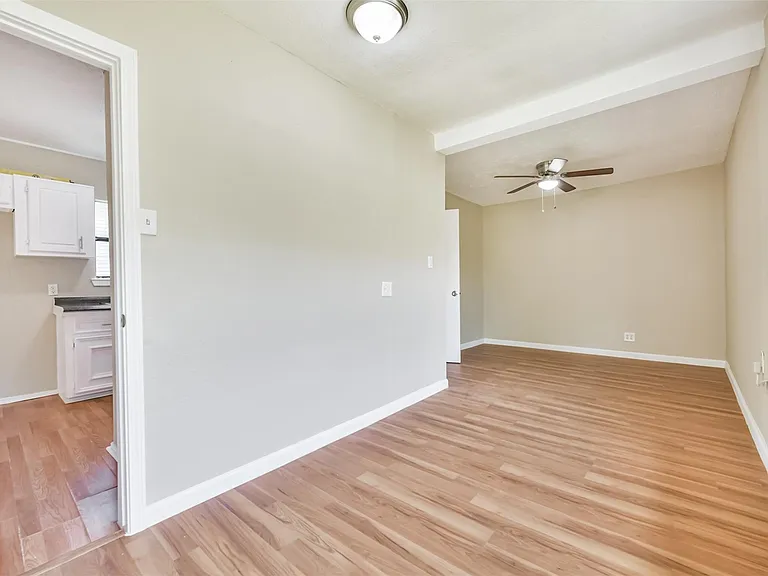 7615 Avenue E — Photo 14