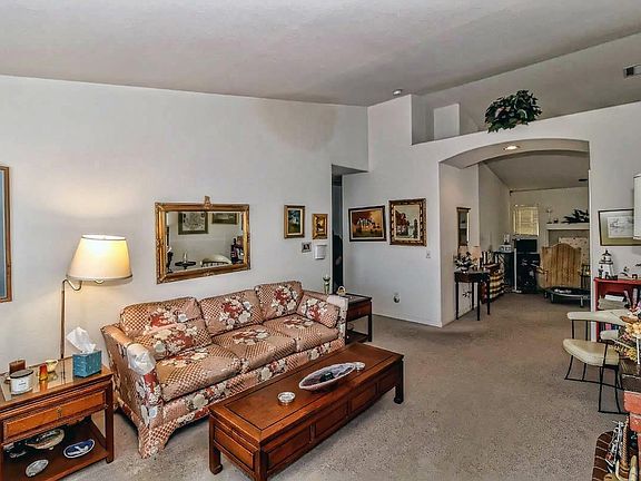 4th image of 15358 Flagstaff Way